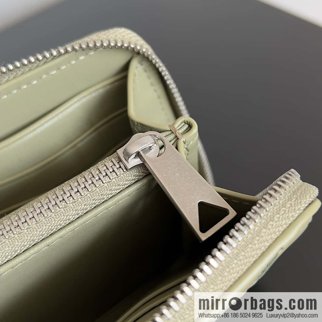 #Bv Men's woven wallet model number: 593217 Travertine green