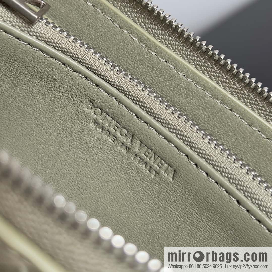#Bv Men's woven wallet model number: 593217 Travertine green
