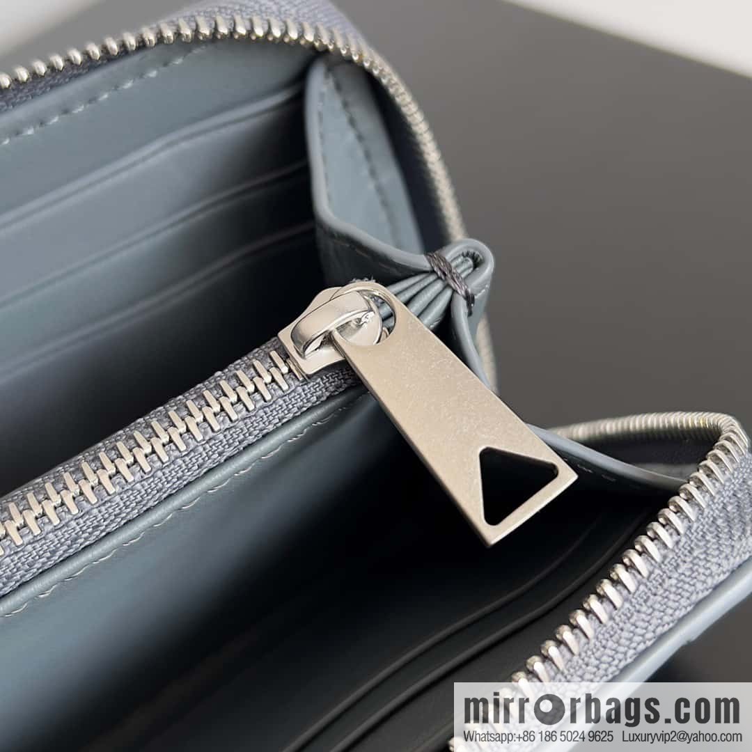 #Bv Men's woven wallet model number: 593217 lightning gray
