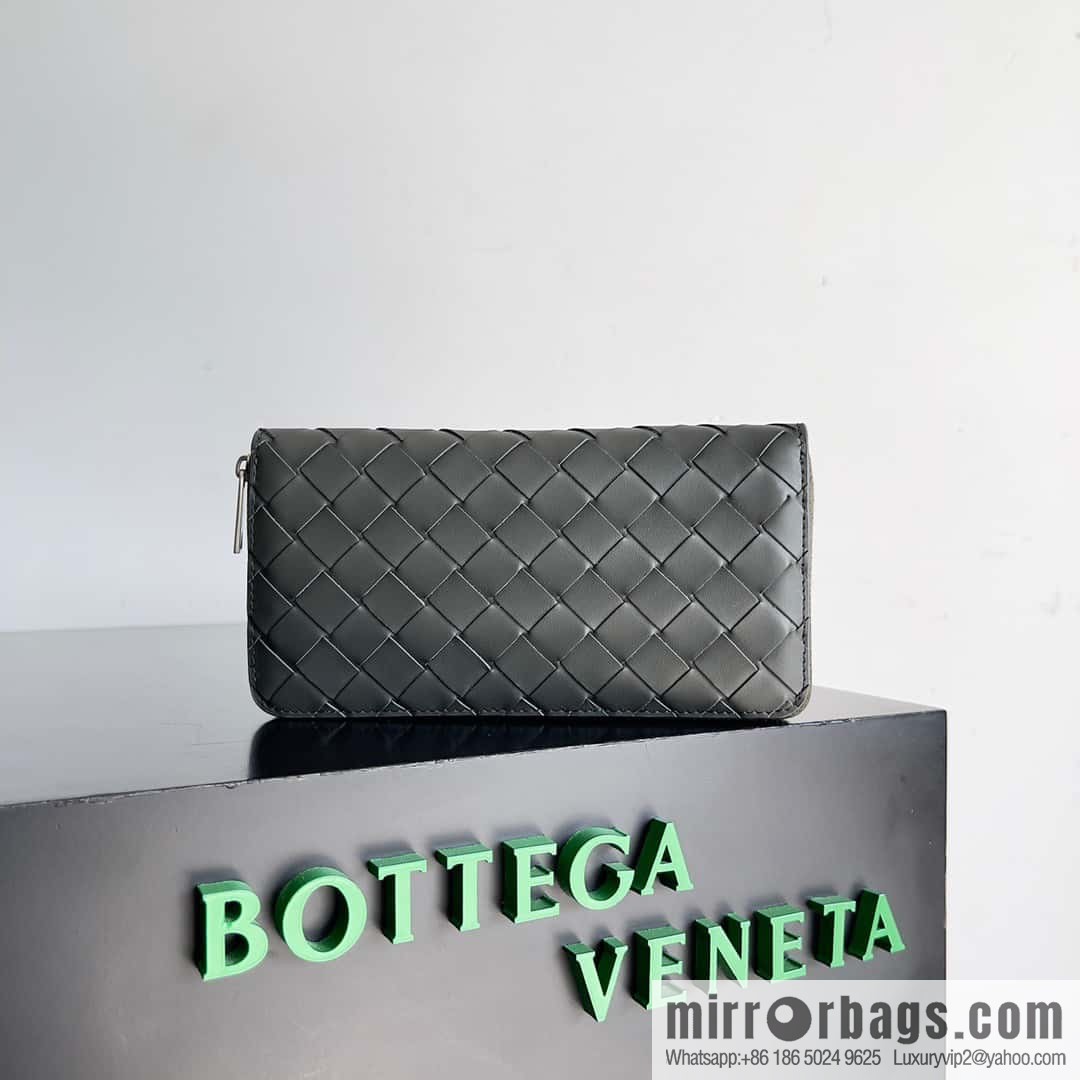 #Bv men's woven wallet model number: 593217 field green