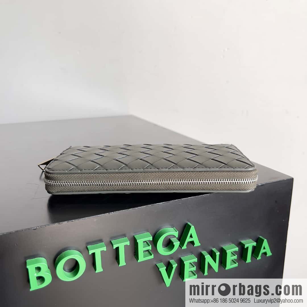 #Bv men's woven wallet model number: 593217 field green