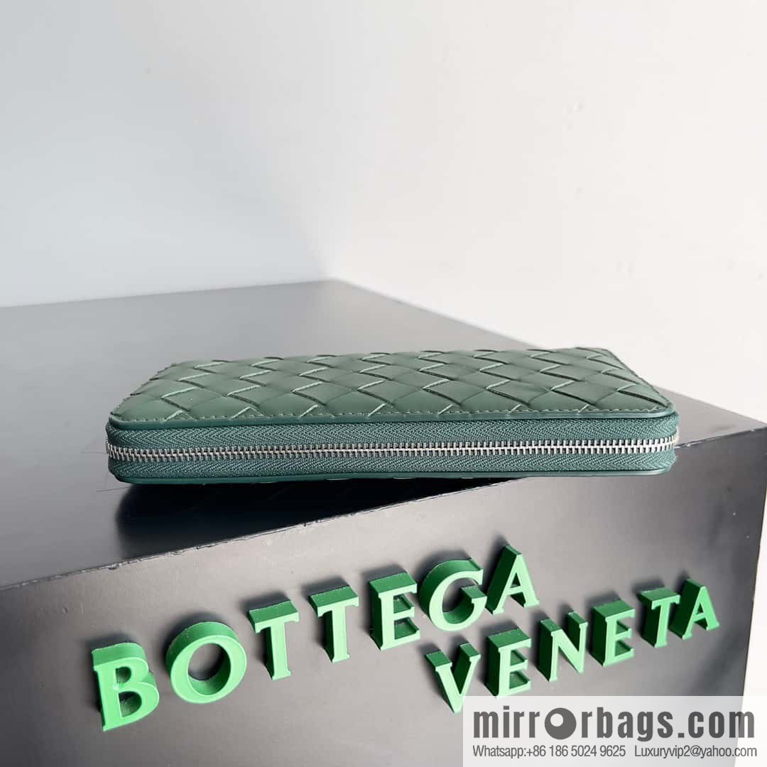 #Bv Men's woven wallet model number: 593217 Rain tree green