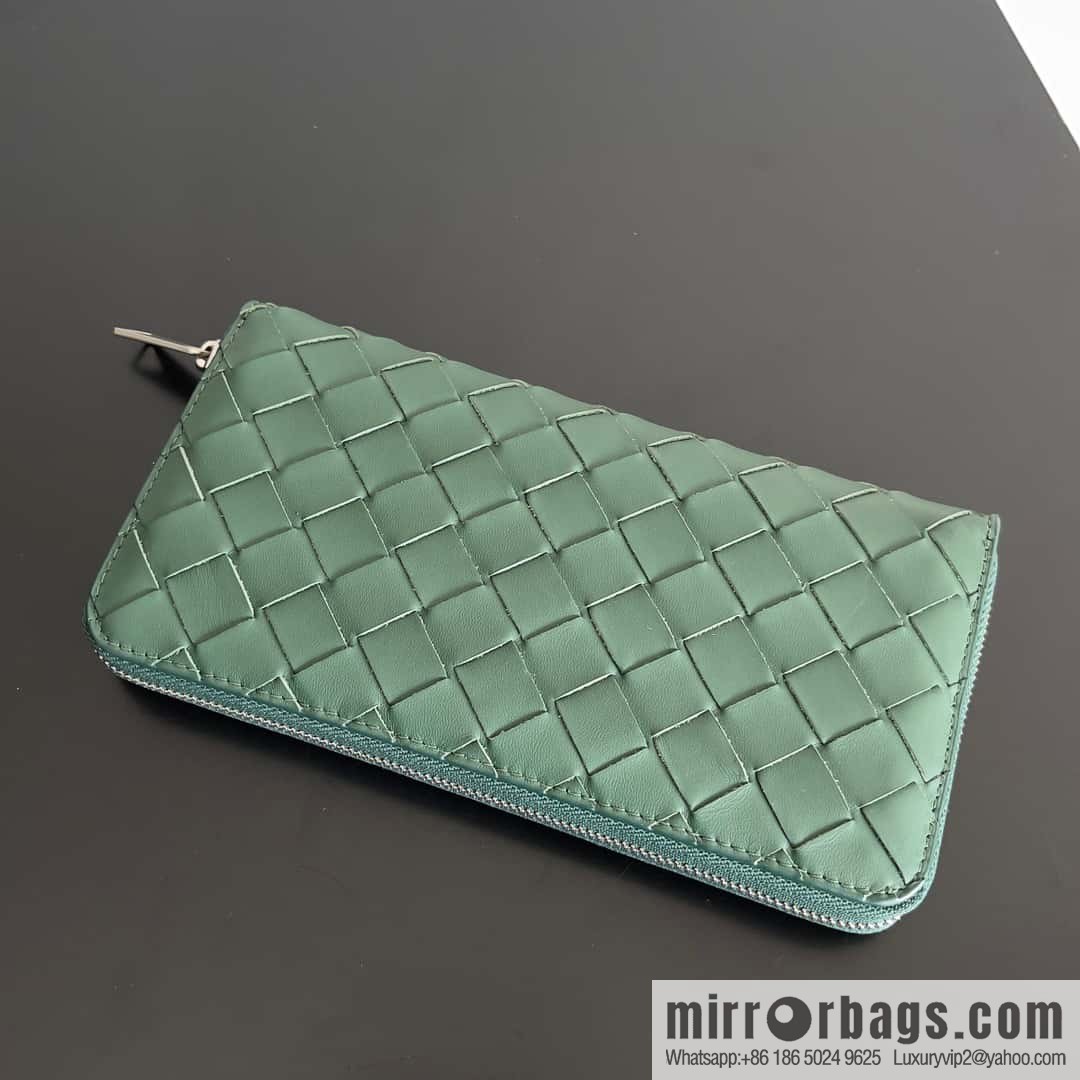 #Bv Men's woven wallet model number: 593217 Rain tree green