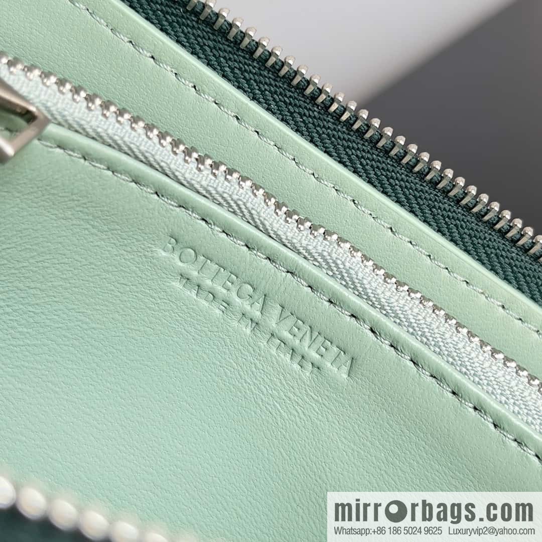 #Bv Men's woven wallet model number: 593217 Rain tree green