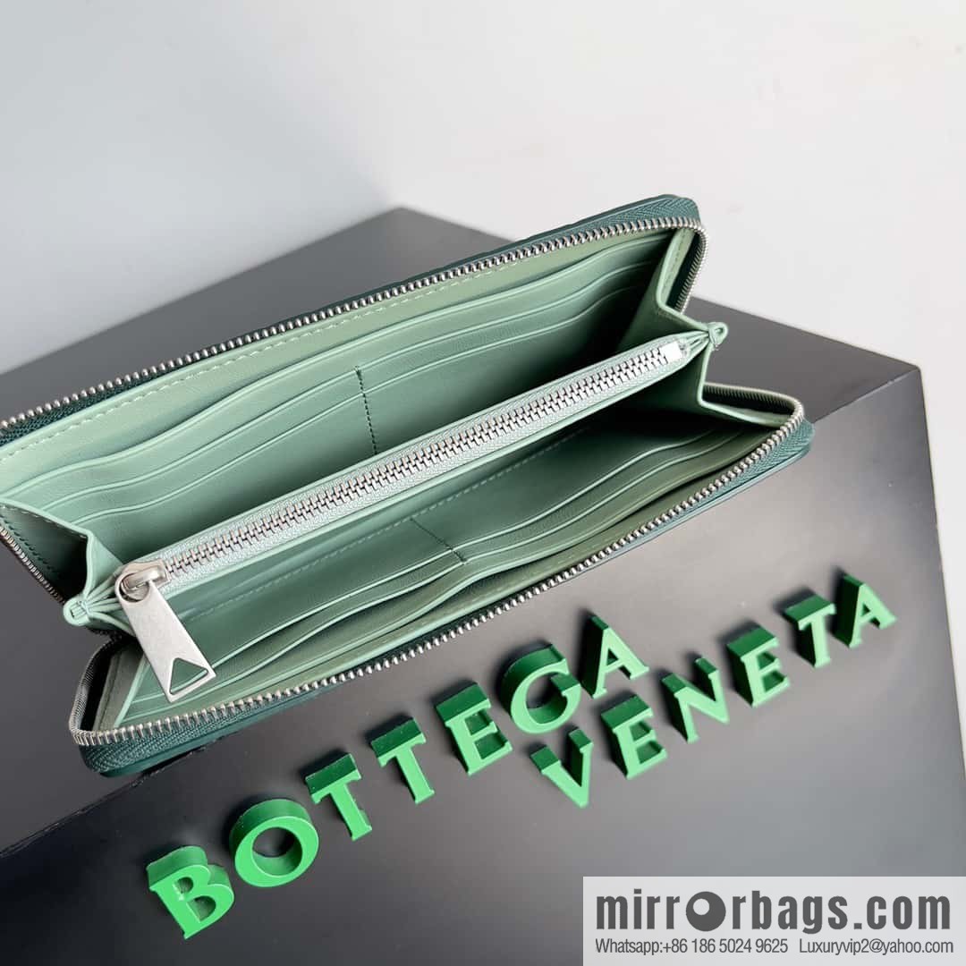 #Bv Men's woven wallet model number: 593217 Rain tree green