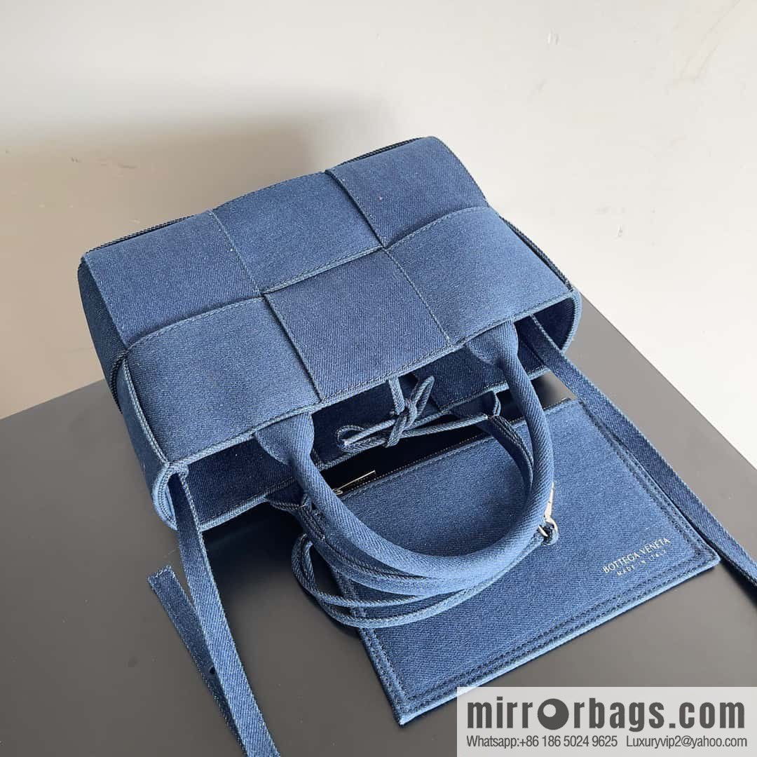 B new product Danny denim tote bag BV mini Tote tote bag, model; 714613