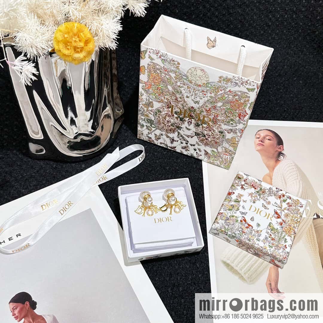 New ☑️ DIOR tassel letter size pearl earrings stud earrings