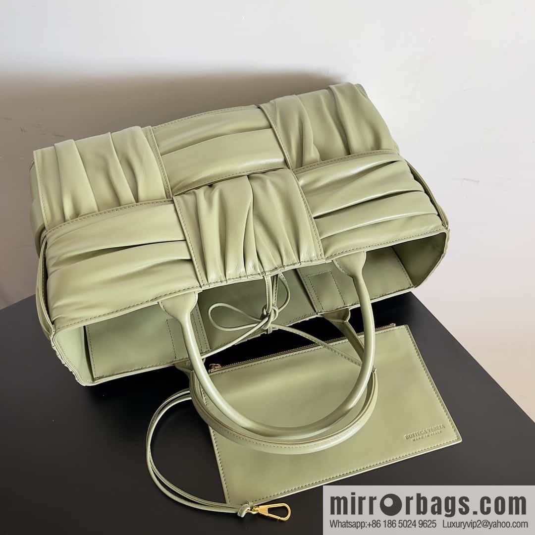 BV 2023 New 30cm Mini Arco pleated tote bag Tote bag, model 729043 Travertine green