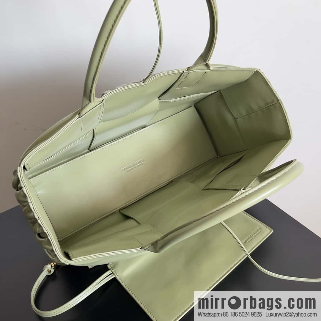 BV 2023 New 30cm Mini Arco pleated tote bag Tote bag, model 729043 Travertine green