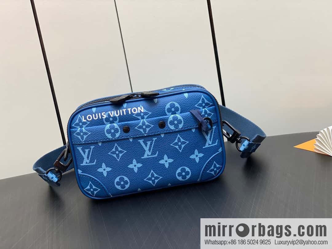 M82801 autumn and winter new NANO ALPHA handbag