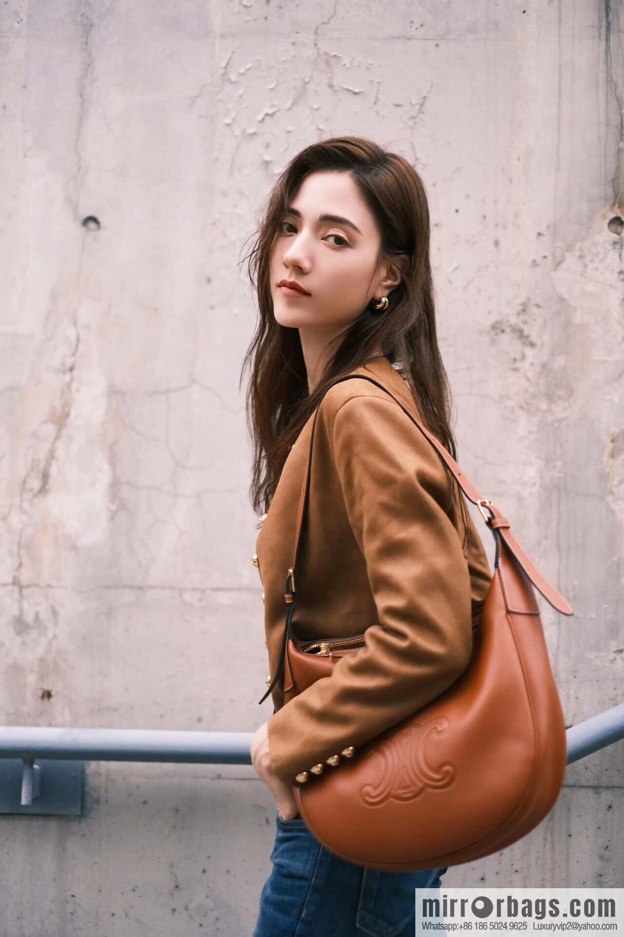 [Premium quality, all-steel hardware] CELINE HELOISE handbag, new, calfskin HÉLOSE armpit bag, ID: 114713