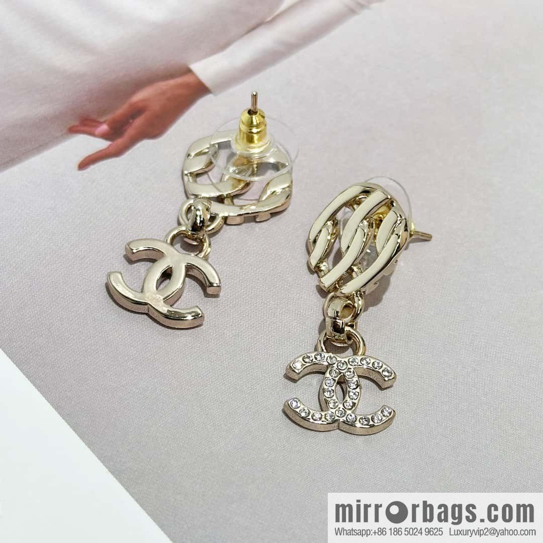 ❗️New ❗️☀️ New ☑️ Chanel c2 double c gold stud earrings ☀️