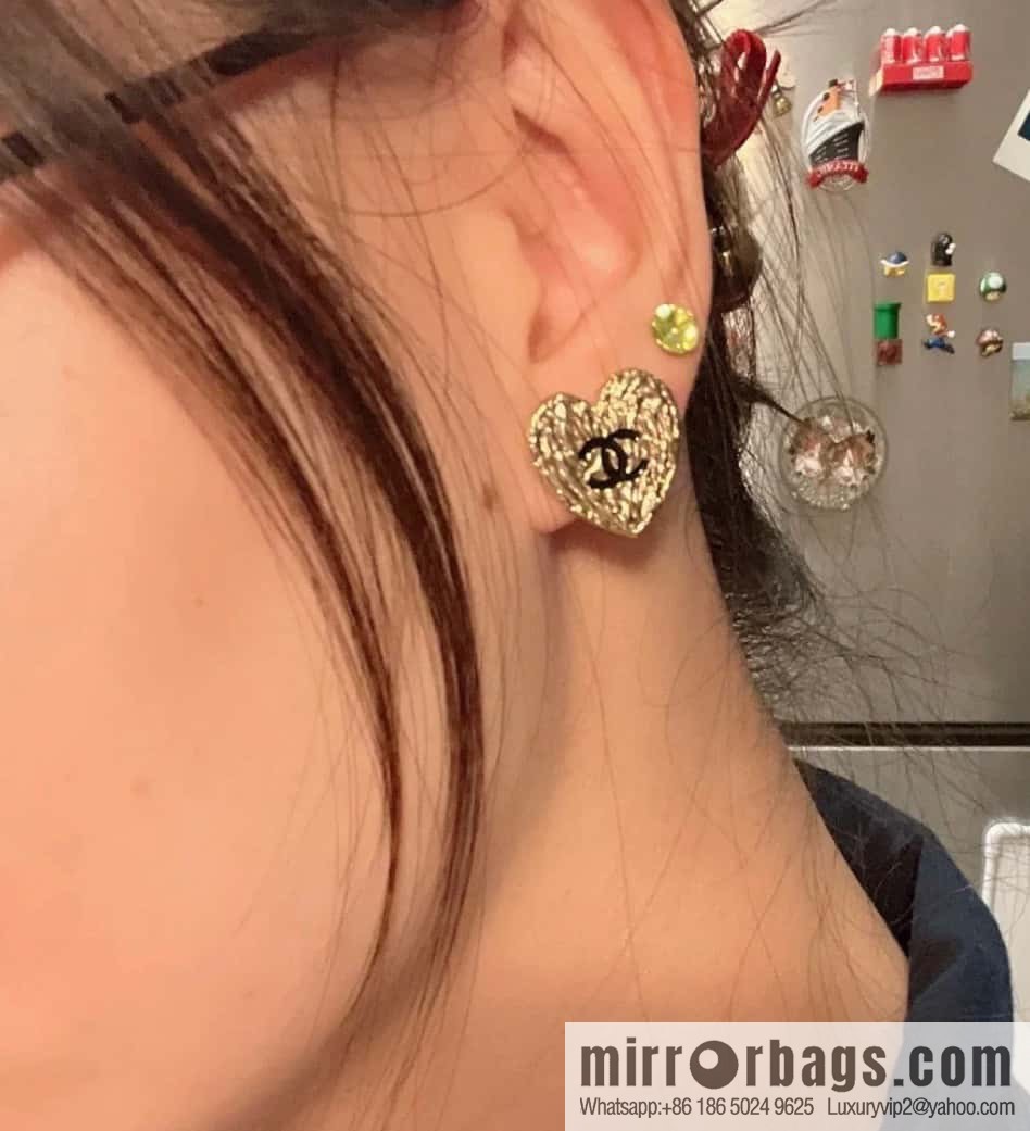 ❗️New ❗️☀️ new ☑️ chanel c1 double c gold peach heart love stud earrings ☀️