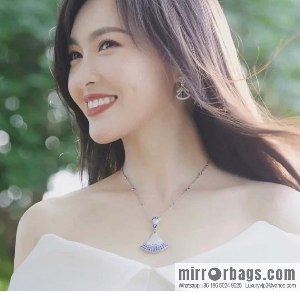 ❗️New ❗️ ☀ BVLGARI DIVAS'DREAM gradual change powder gradual change blue diamond fan necklace  ☀️