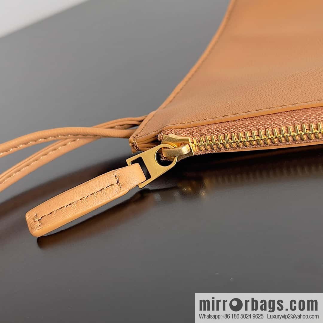 38Cm 𝗕𝗼𝘁𝘁𝗲𝗴𝗮 𝗩𝗲𝗻𝗲𝘁𝗮 large rectangular tote bag, model: 609175 light brown