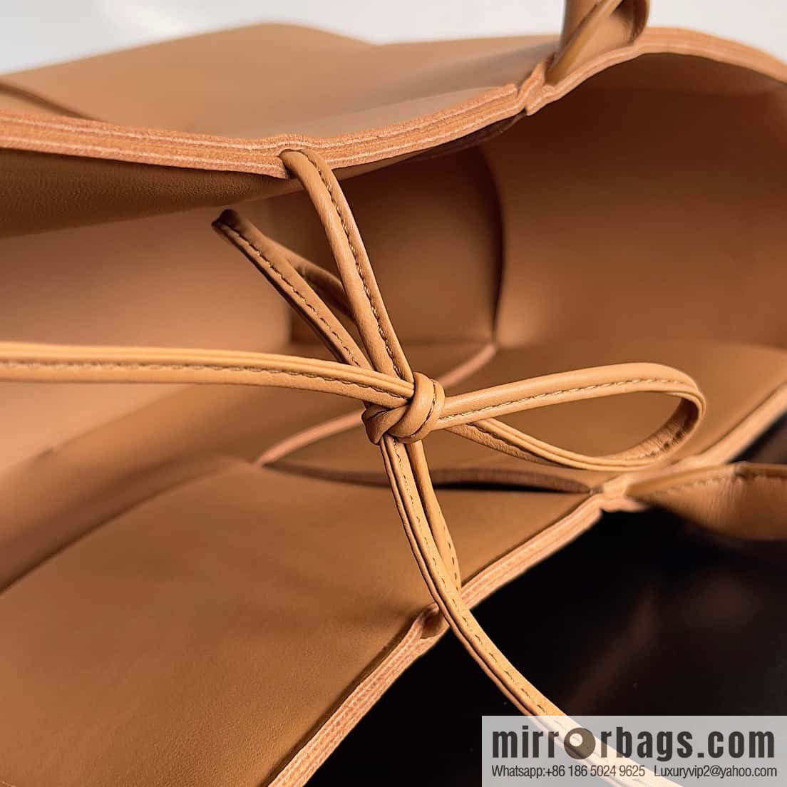 38Cm 𝗕𝗼𝘁𝘁𝗲𝗴𝗮 𝗩𝗲𝗻𝗲𝘁𝗮 large rectangular tote bag, model: 609175 light brown