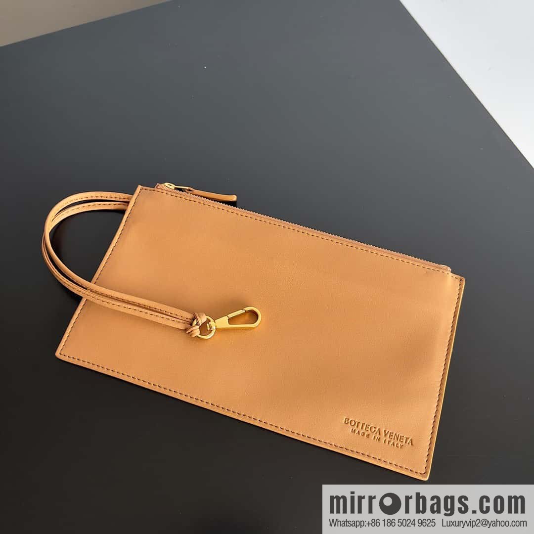 38Cm 𝗕𝗼𝘁𝘁𝗲𝗴𝗮 𝗩𝗲𝗻𝗲𝘁𝗮 large rectangular tote bag, model: 609175 light brown