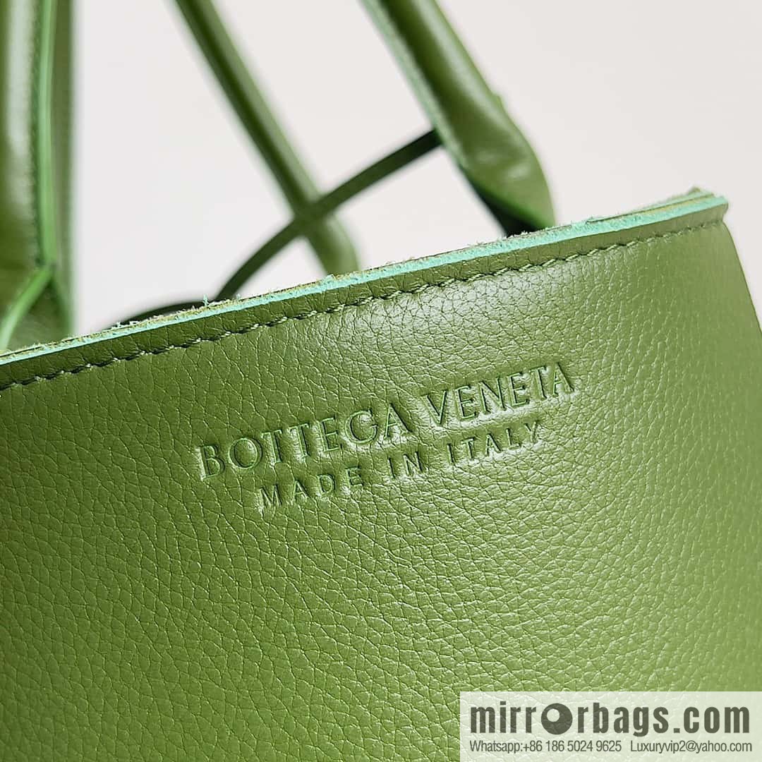 BottegaVeneta 38cm Intrecciato woven sheepskin two-tone leather (fabric) tote handbag, model: 609175