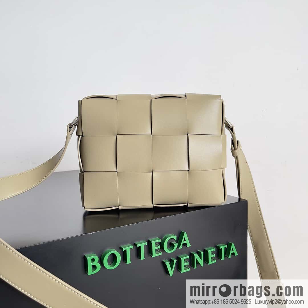 BV Men's Camera Bag BV Men's 2023 SS Pre Spring New Camera, Model Number: 730027 taupe