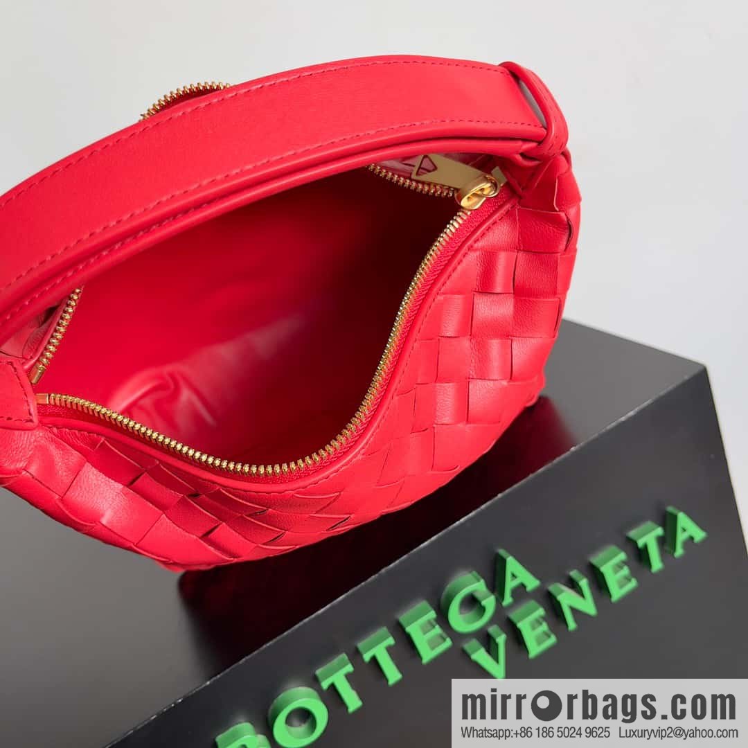 BvWallace Shoulder Bento Bag, Model 754443 intrecciato woven bag, bright red