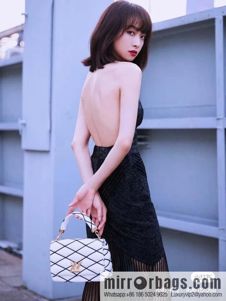 [Original order boutique] M22890 white, full leather rhombus chain bag series GO-14 Teist medium handbag M22891