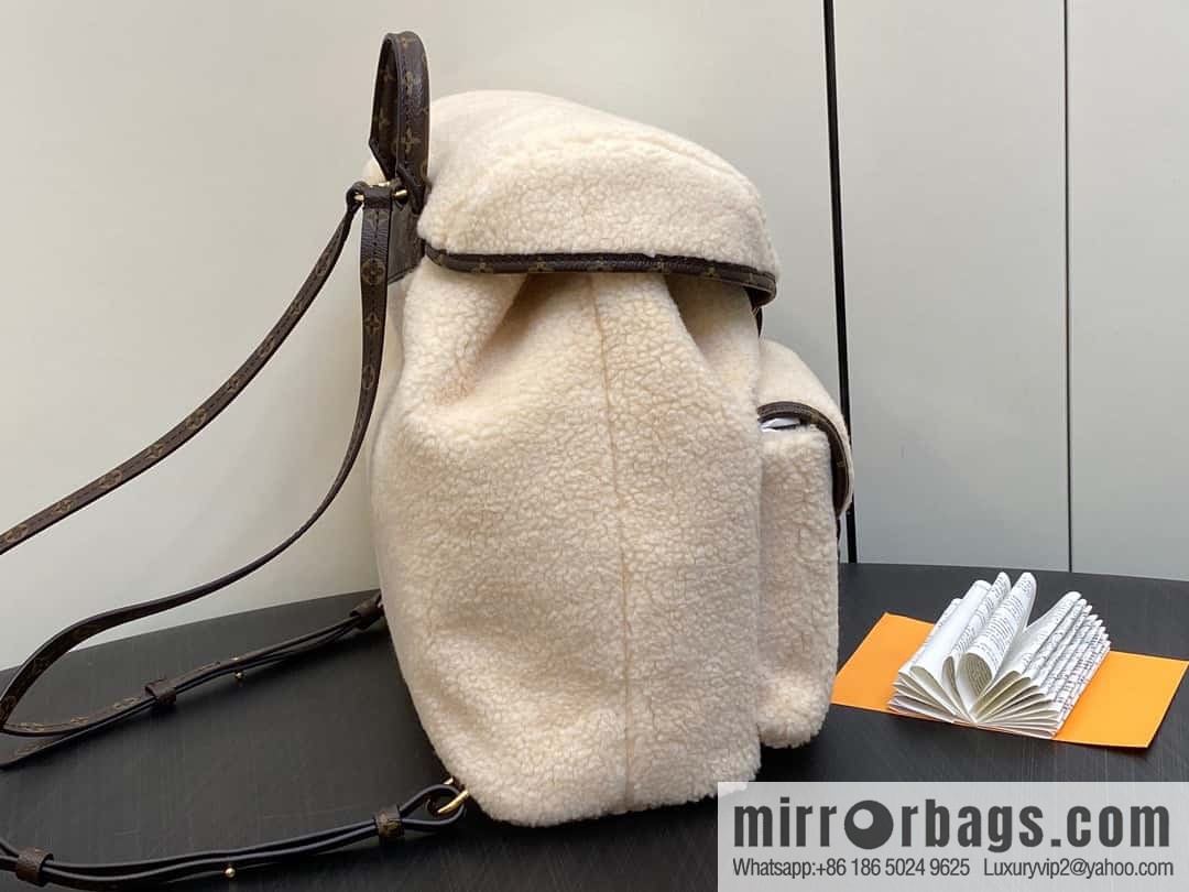 [Original order boutique] M23384 meters white, lamb wool backpack series Backpack backpack