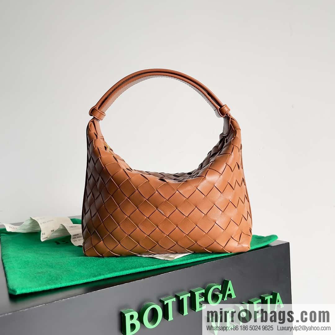 BvWallace Shoulder Bento Bag, Model 754443 intrecciato woven bag, light brown