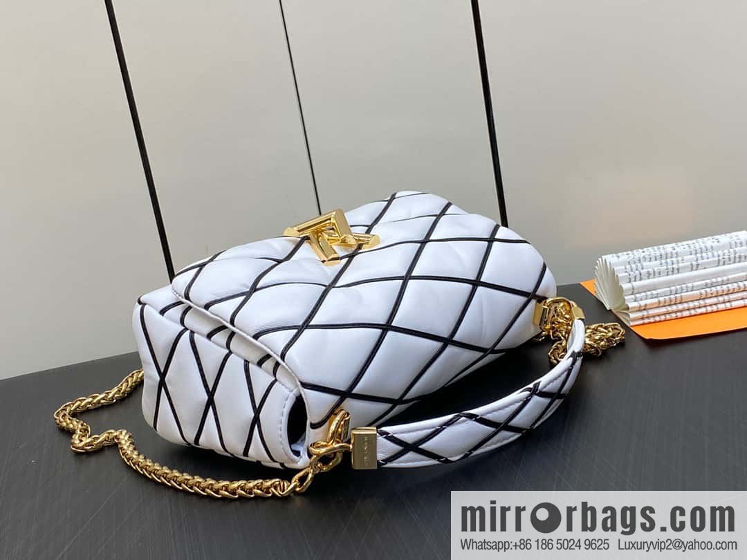 [Original order boutique] M22890 white, full leather rhombus chain bag series GO-14 Teist medium handbag M22891