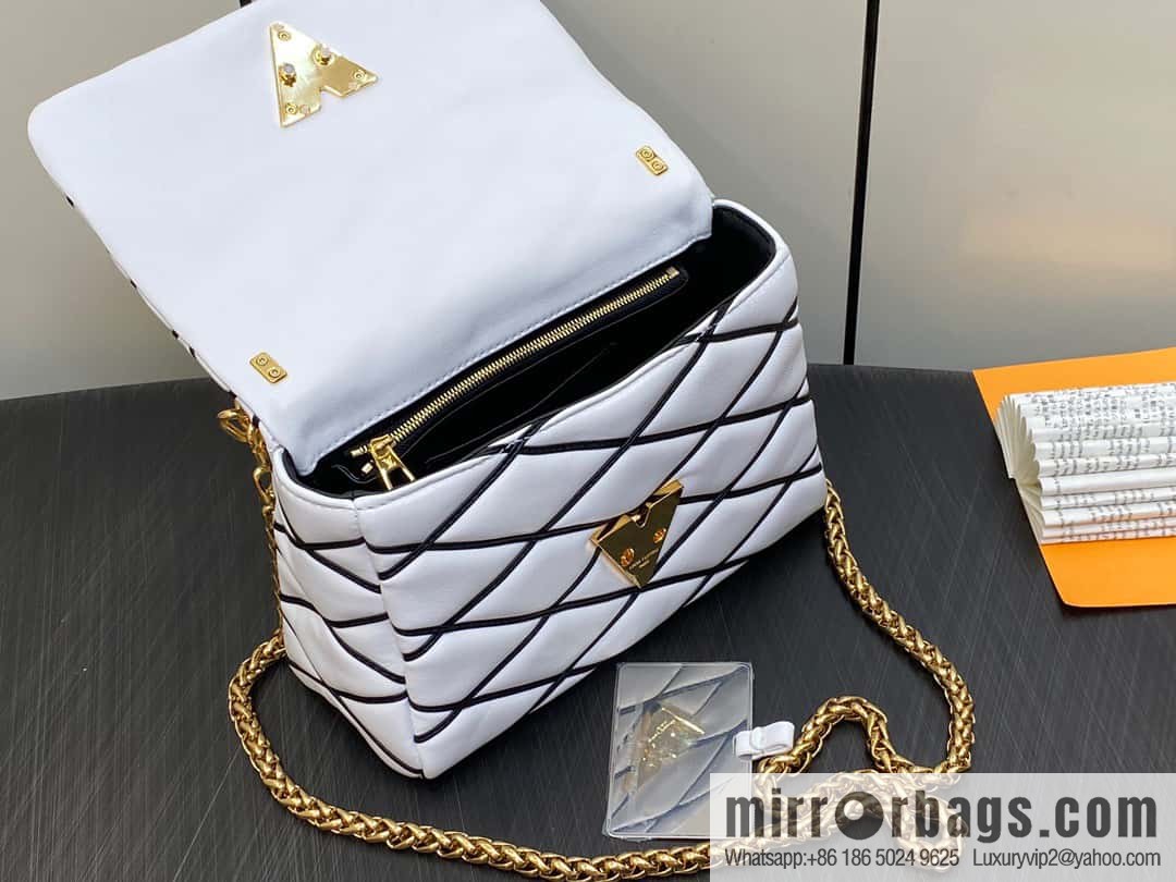 [Original order boutique] M22890 white, full leather rhombus chain bag series GO-14 Teist medium handbag M22891