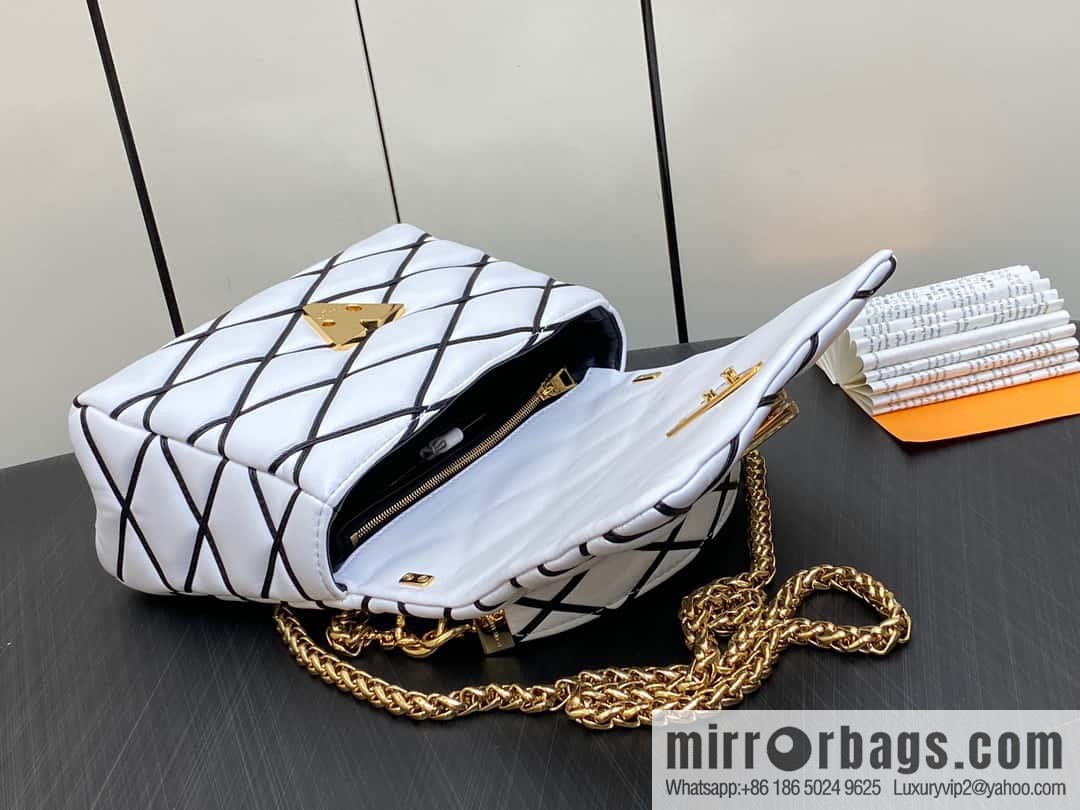 [Original order boutique] M22890 white, full leather rhombus chain bag series GO-14 Teist medium handbag M22891