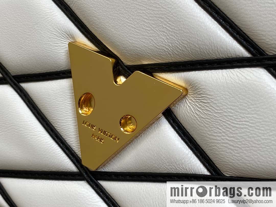 [Original order boutique] M22890 white, full leather rhombus chain bag series GO-14 Teist medium handbag M22891