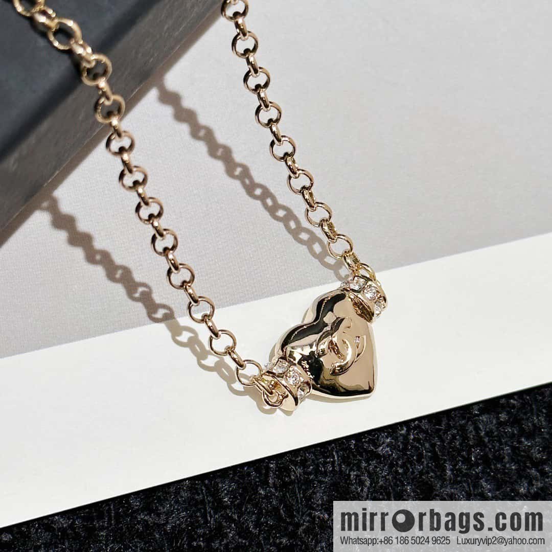 ❗️New ❗️ Chanel necklace ☀️ new ☑️ Chanel gold peach heart love necklace ☀️