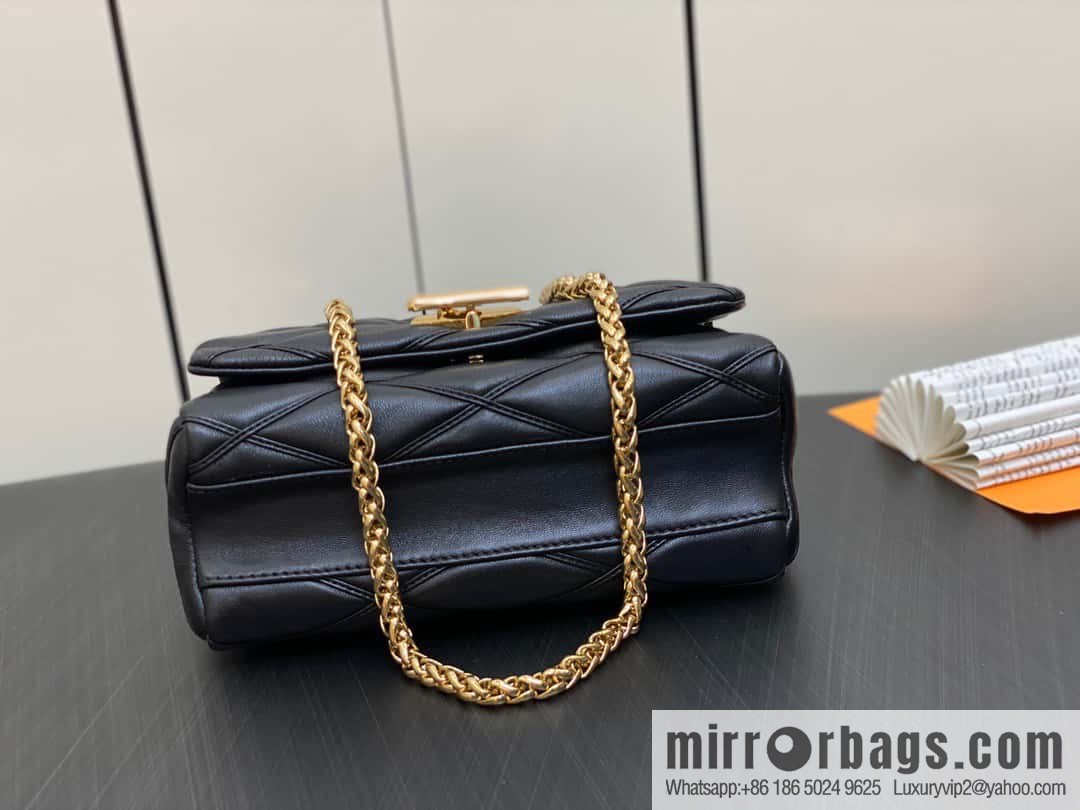[Original order boutique] M22890 white, full leather rhombus chain bag series GO-14 Teist medium handbag M22891
