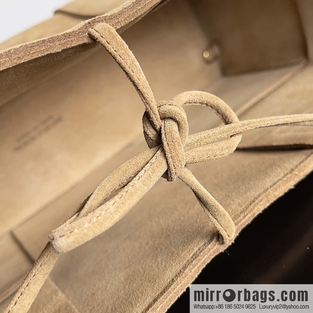 Bottega Veneta 38cm Intrecciato woven matte tote handbag, model: 609175