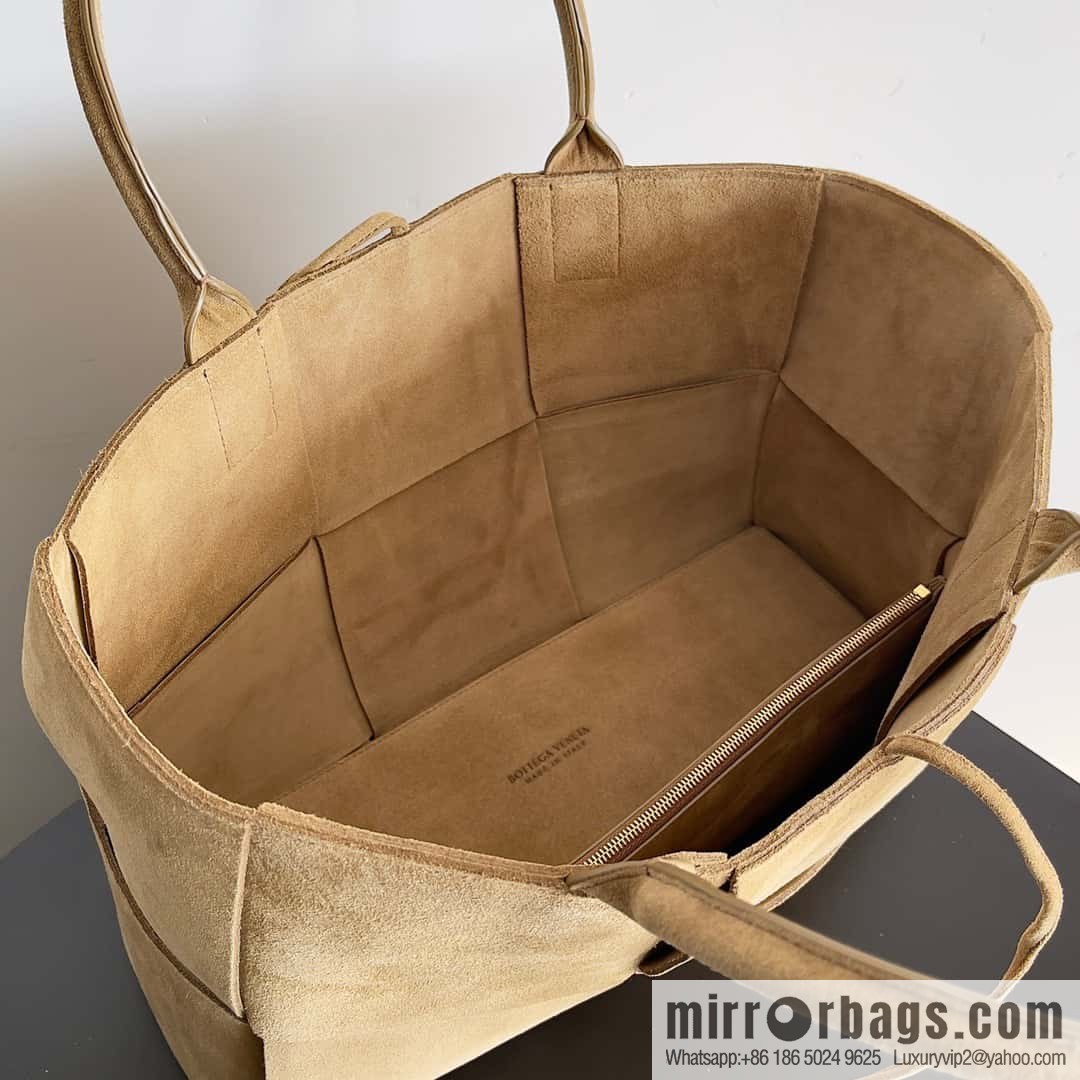 Bottega Veneta 38cm Intrecciato woven matte tote handbag, model: 609175