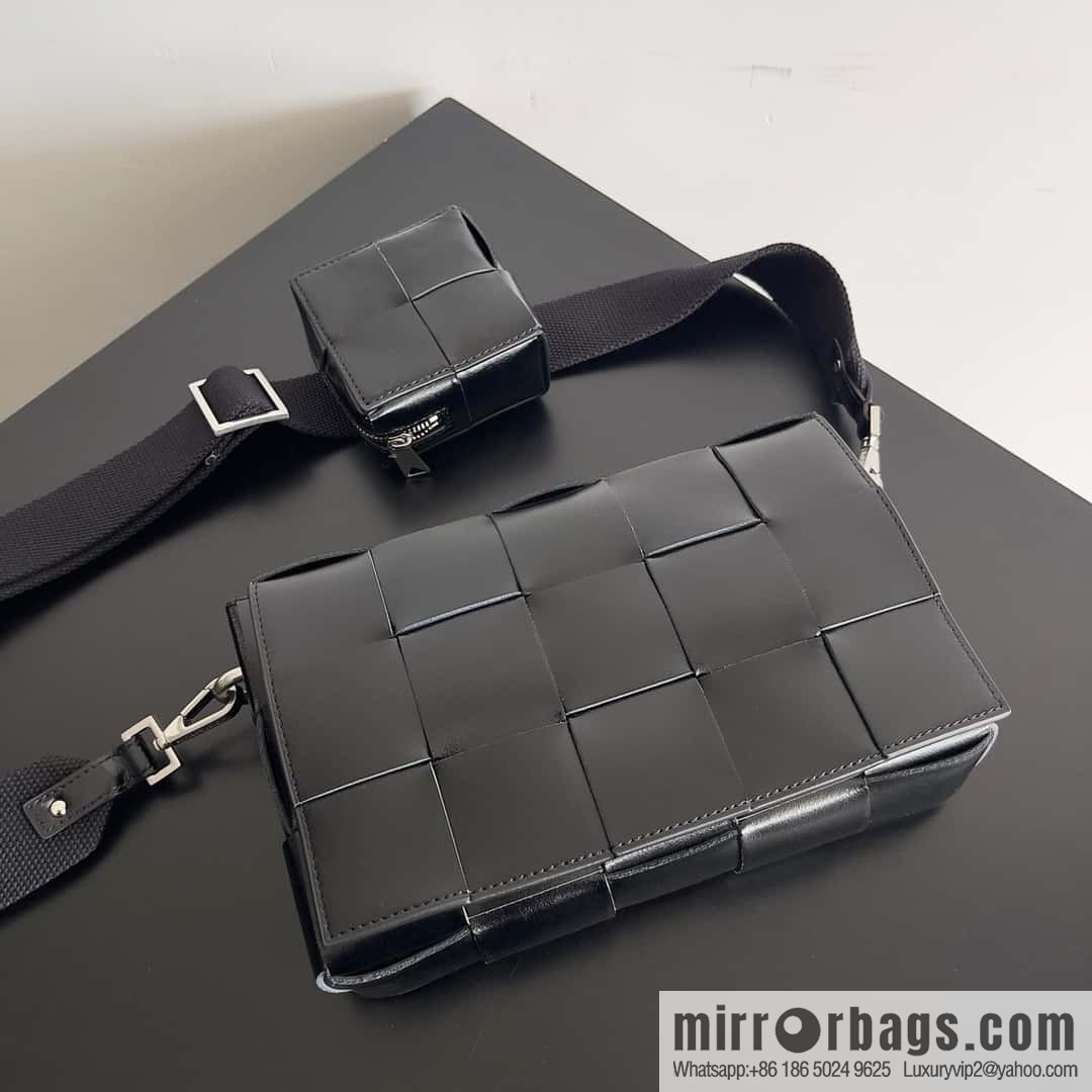 Bv new Unisex same two-in-one His & Hers model number: 741777 leather black