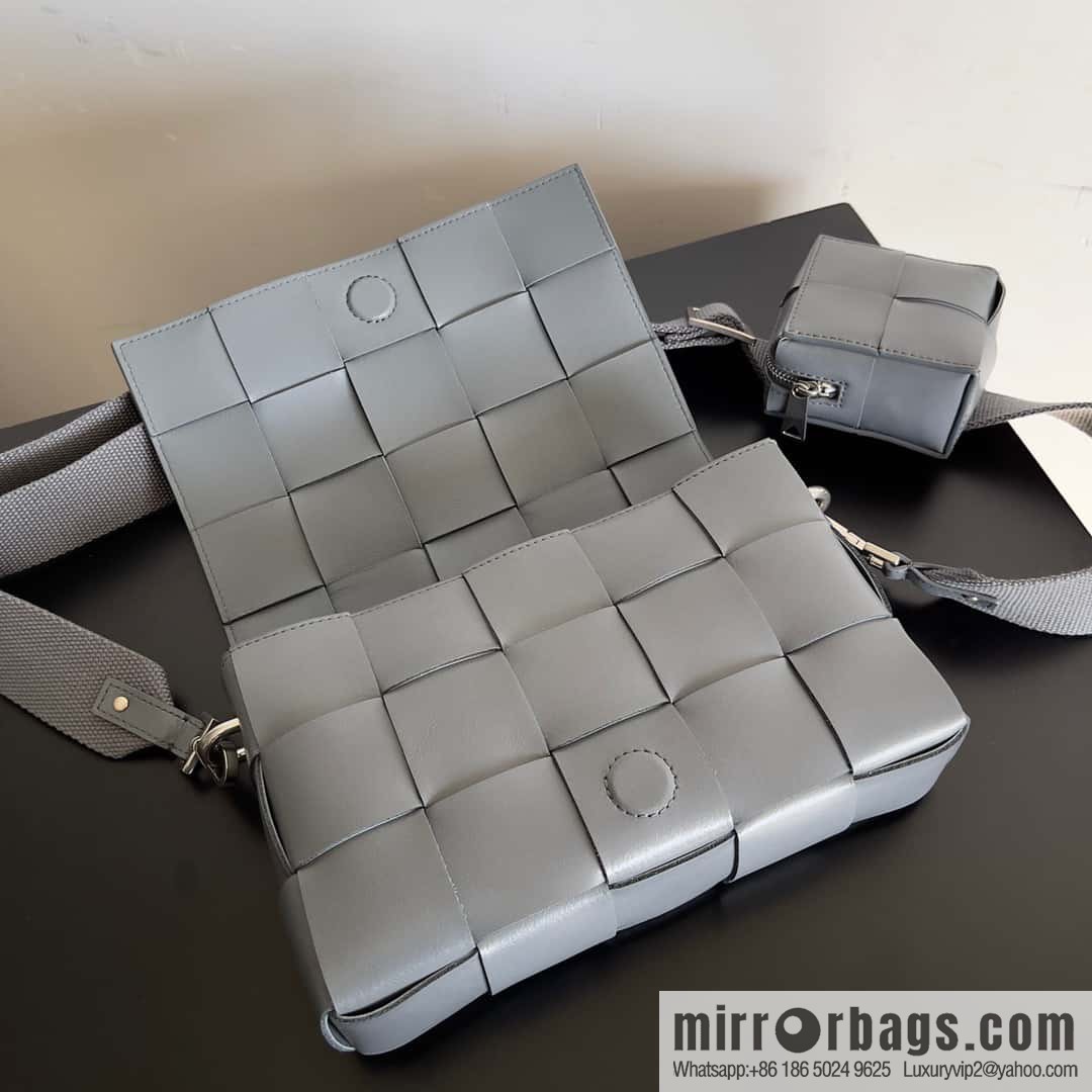 Bv New Unisex Same 2-in-1 His & Hers Model Number: 741777 Grey