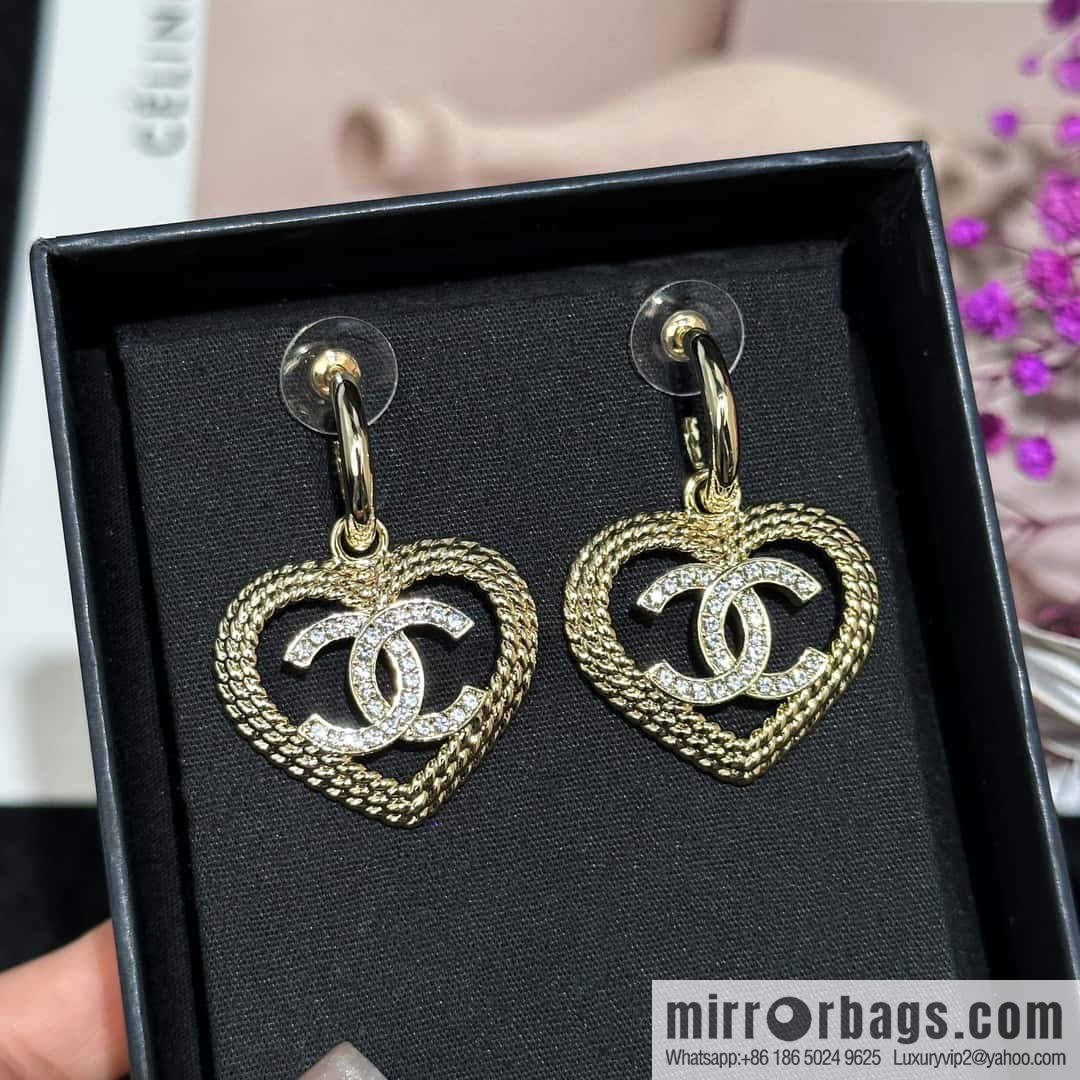 ❗️New ❗️☀️ new ☑️ chanel c2 double c love ❤️ peach heart stud earrings ☀️