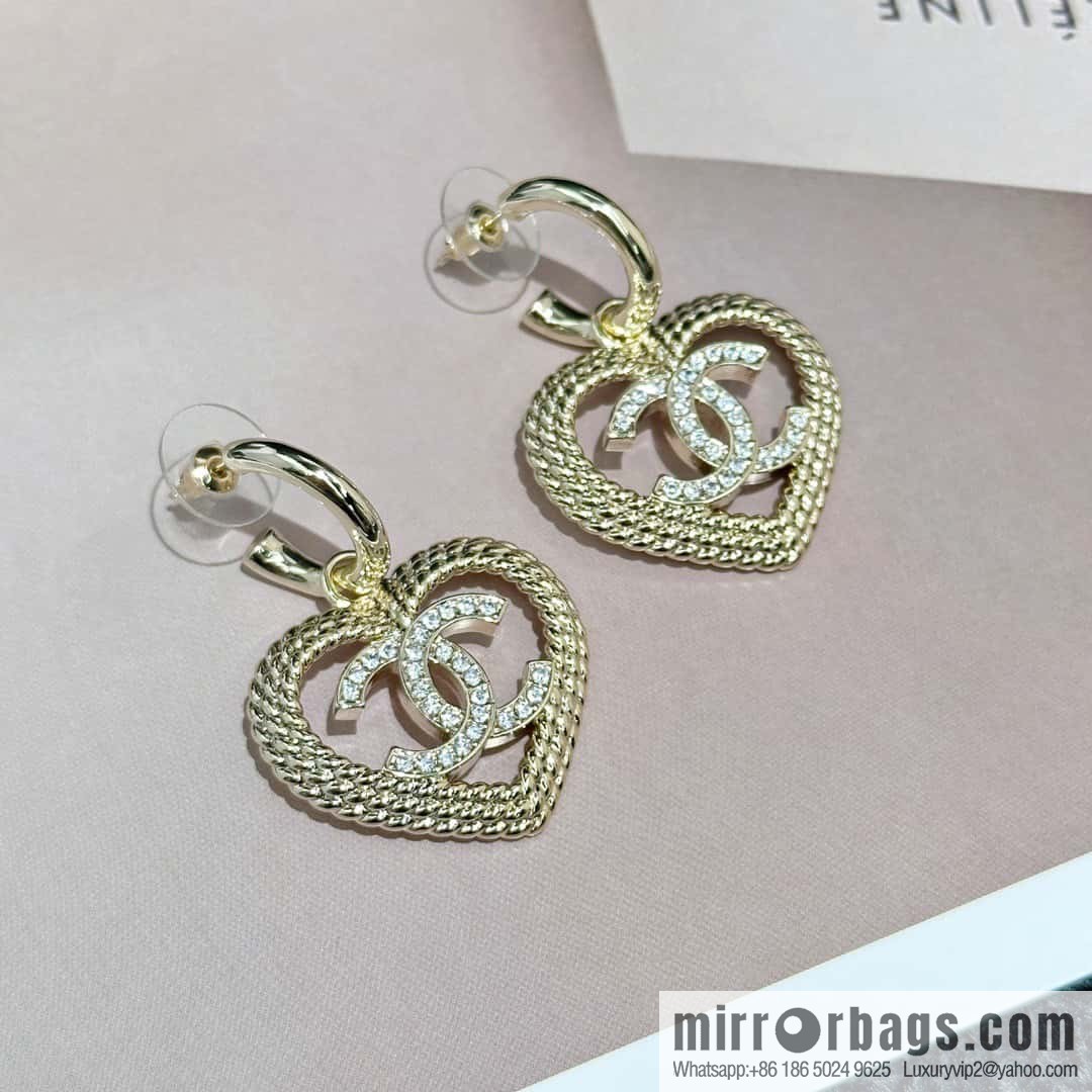 ❗️New ❗️☀️ new ☑️ chanel c2 double c love ❤️ peach heart stud earrings ☀️