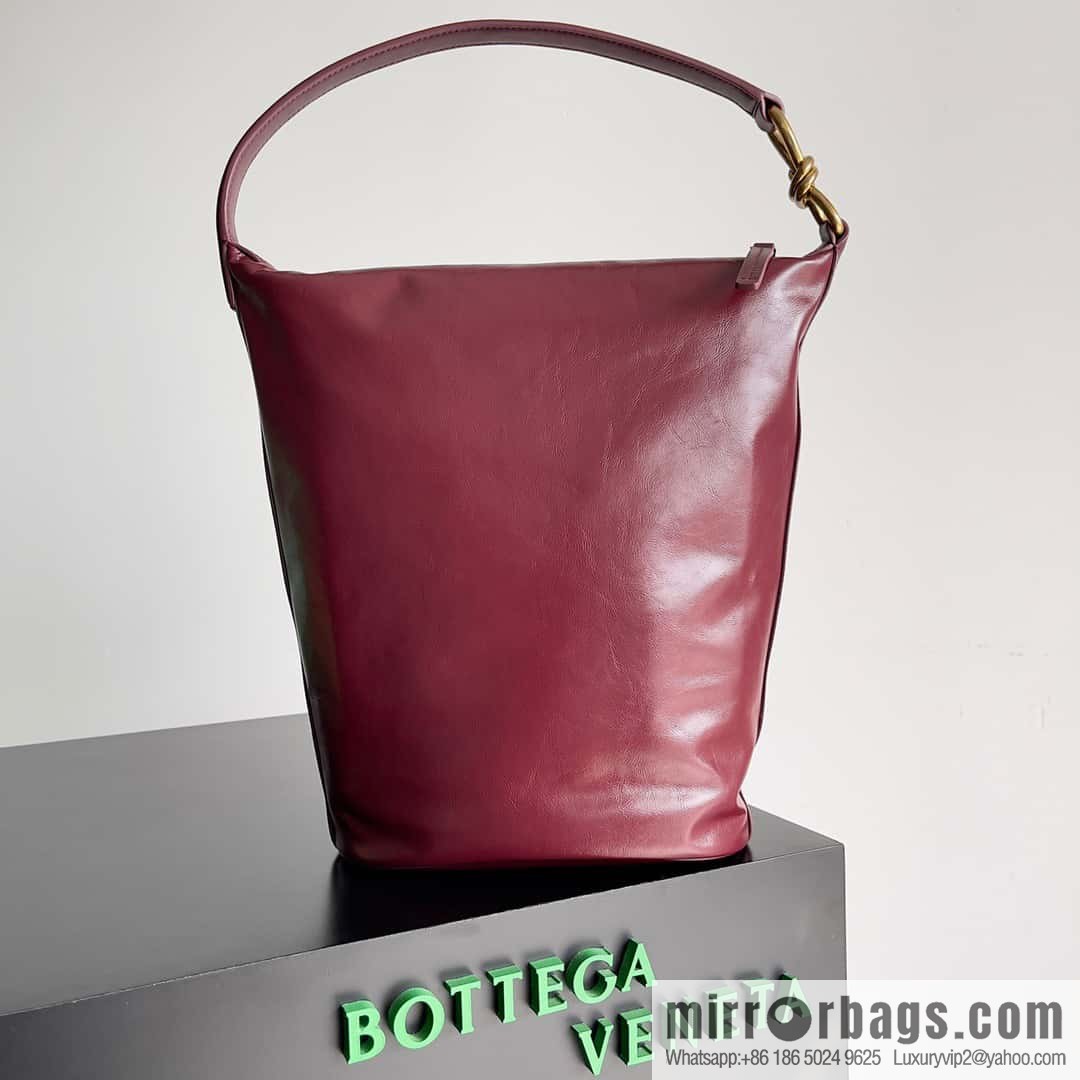 Bv new Hobo knot shoulder backpack model number; 730965 knot, Bordeaux red