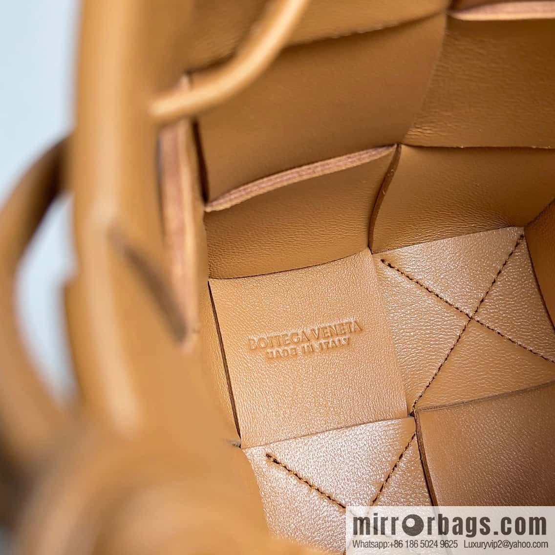 Bottega Veneta CASSETTE 14CM woven bucket bag 680217 light brown