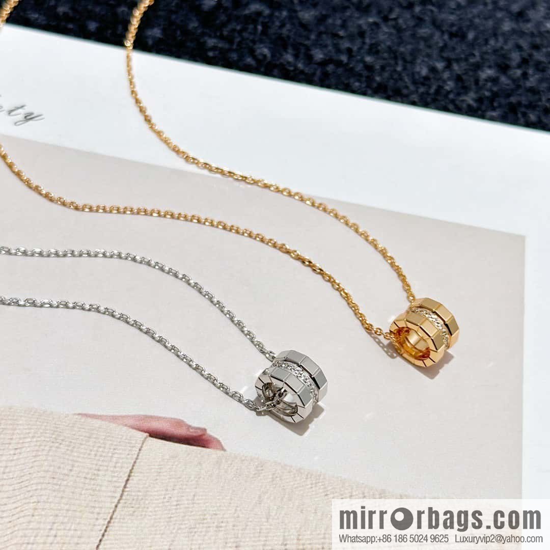 ❗️New ❗️ [Style] Chopard ICE CUBE Necklace with Diamonds