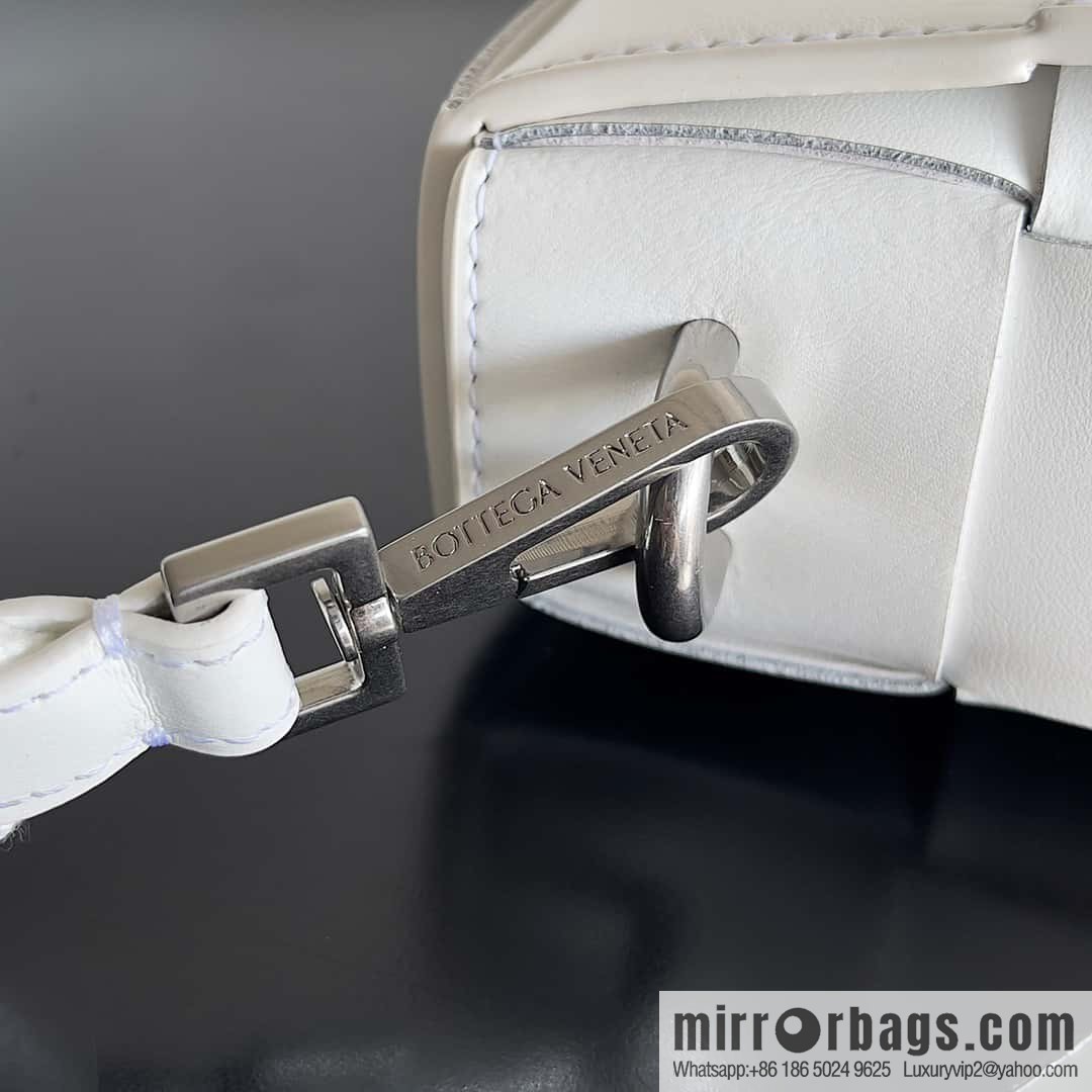 Bv new Unisex same two-in-one His & Hers model number: 741777 white
