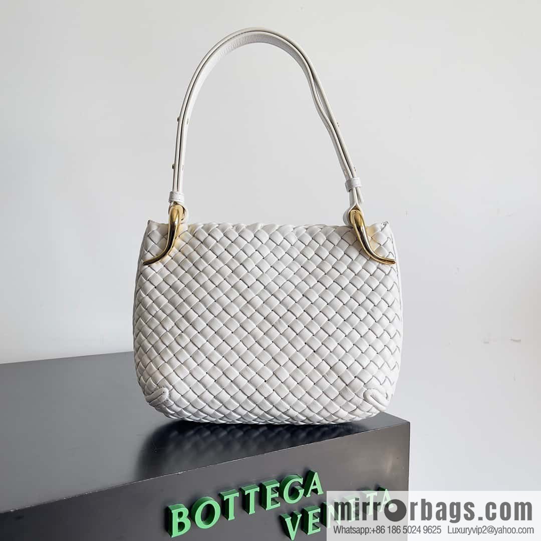 BV early spring new Clicker circular arc bag lamb woven leather, model number: 730968 white