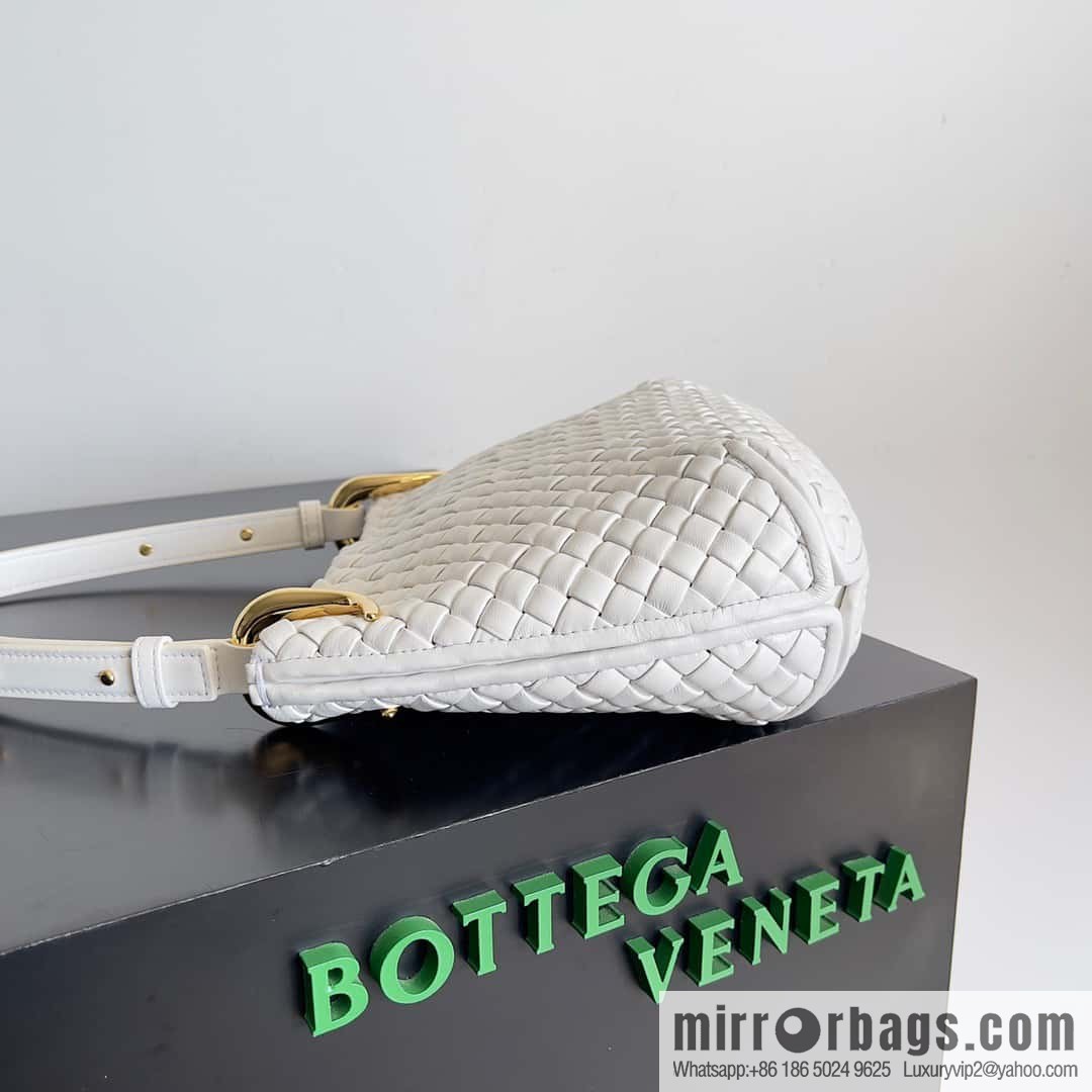 BV early spring new Clicker circular arc bag lamb woven leather, model number: 730968 white