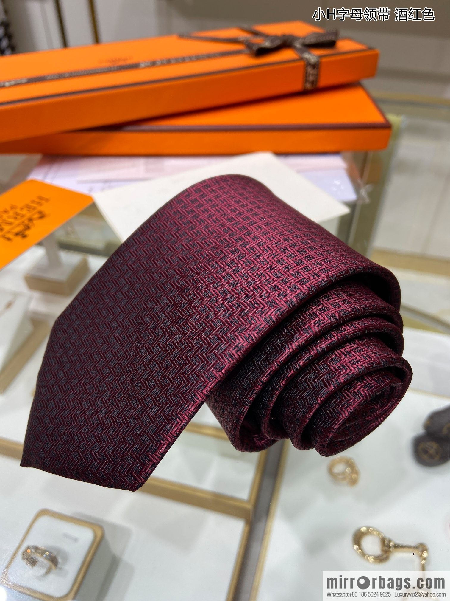 Hermes 100% Top Twill Silk Small H Letter Tie
