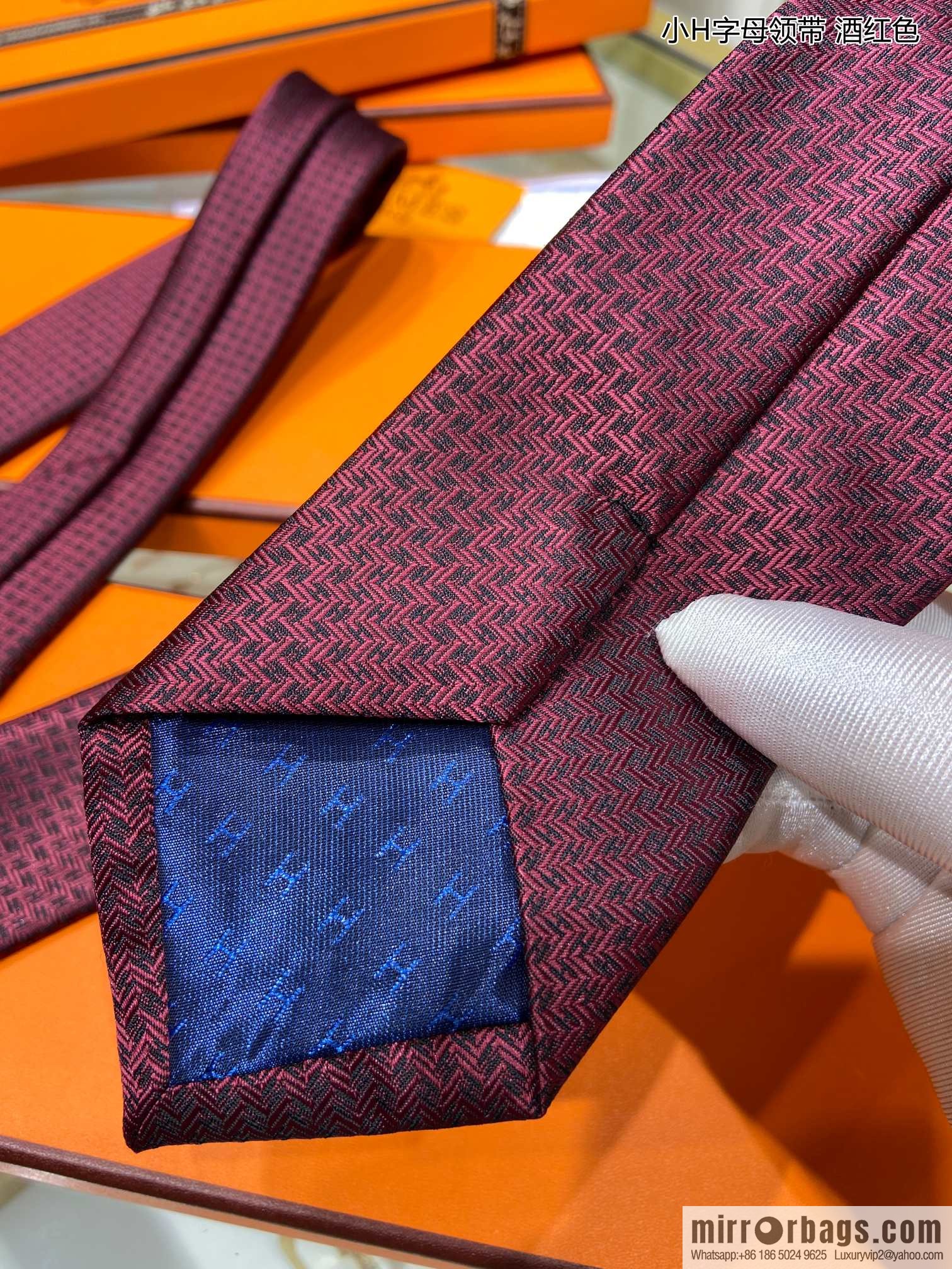 Hermes 100% Top Twill Silk Small H Letter Tie