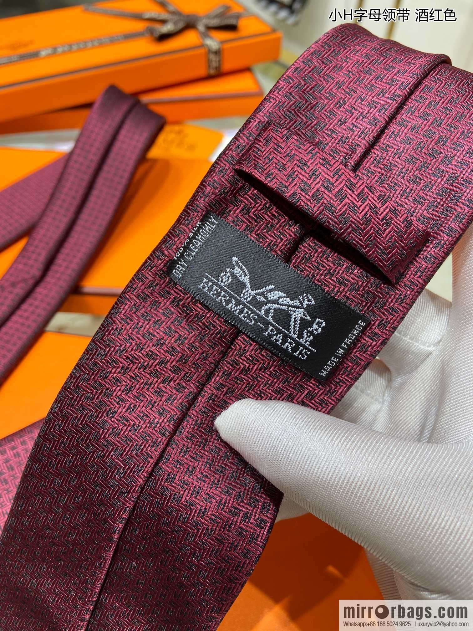 Hermes 100% Top Twill Silk Small H Letter Tie