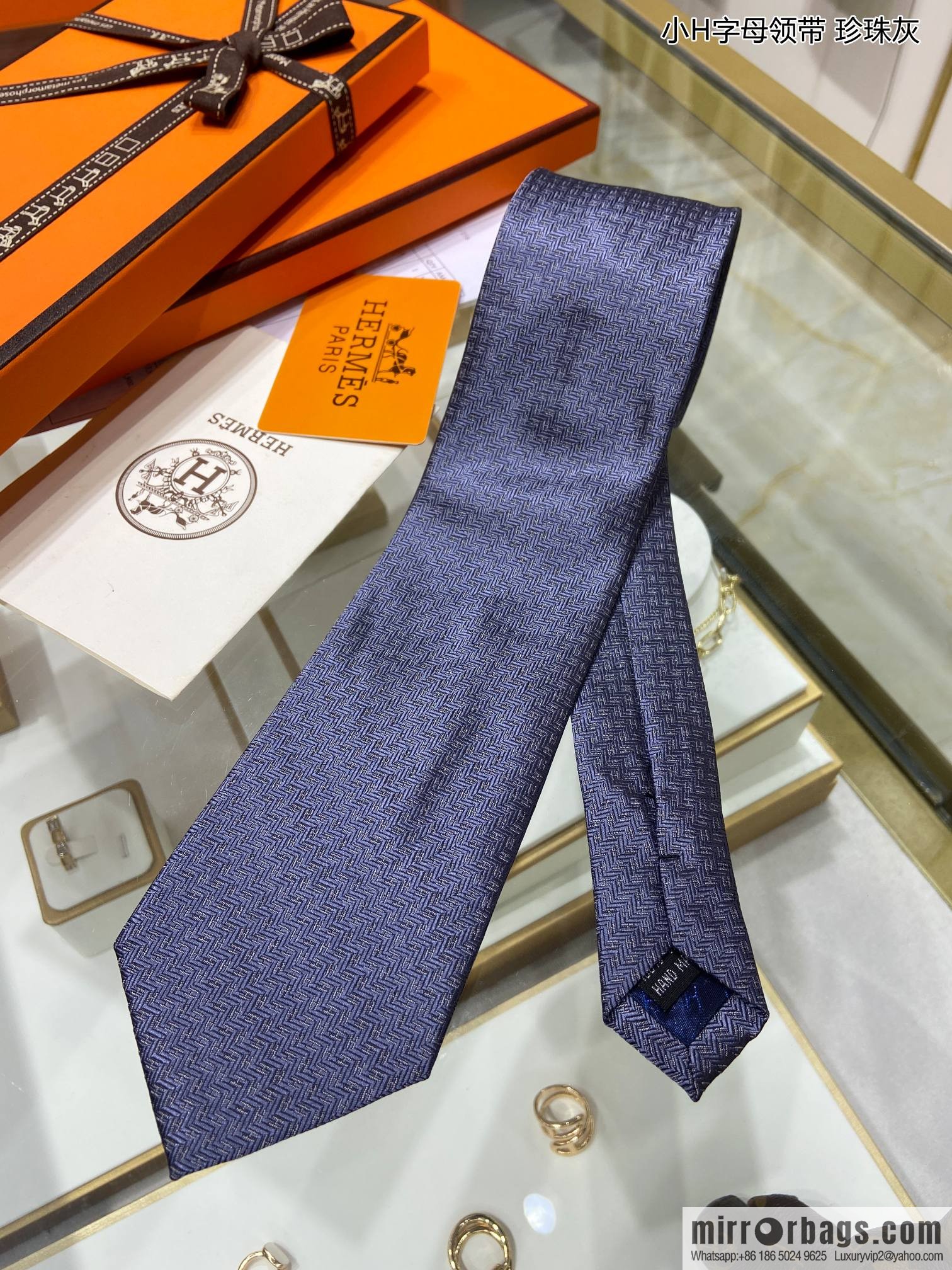 Hermes 100% Top Twill Silk Small H Letter Tie