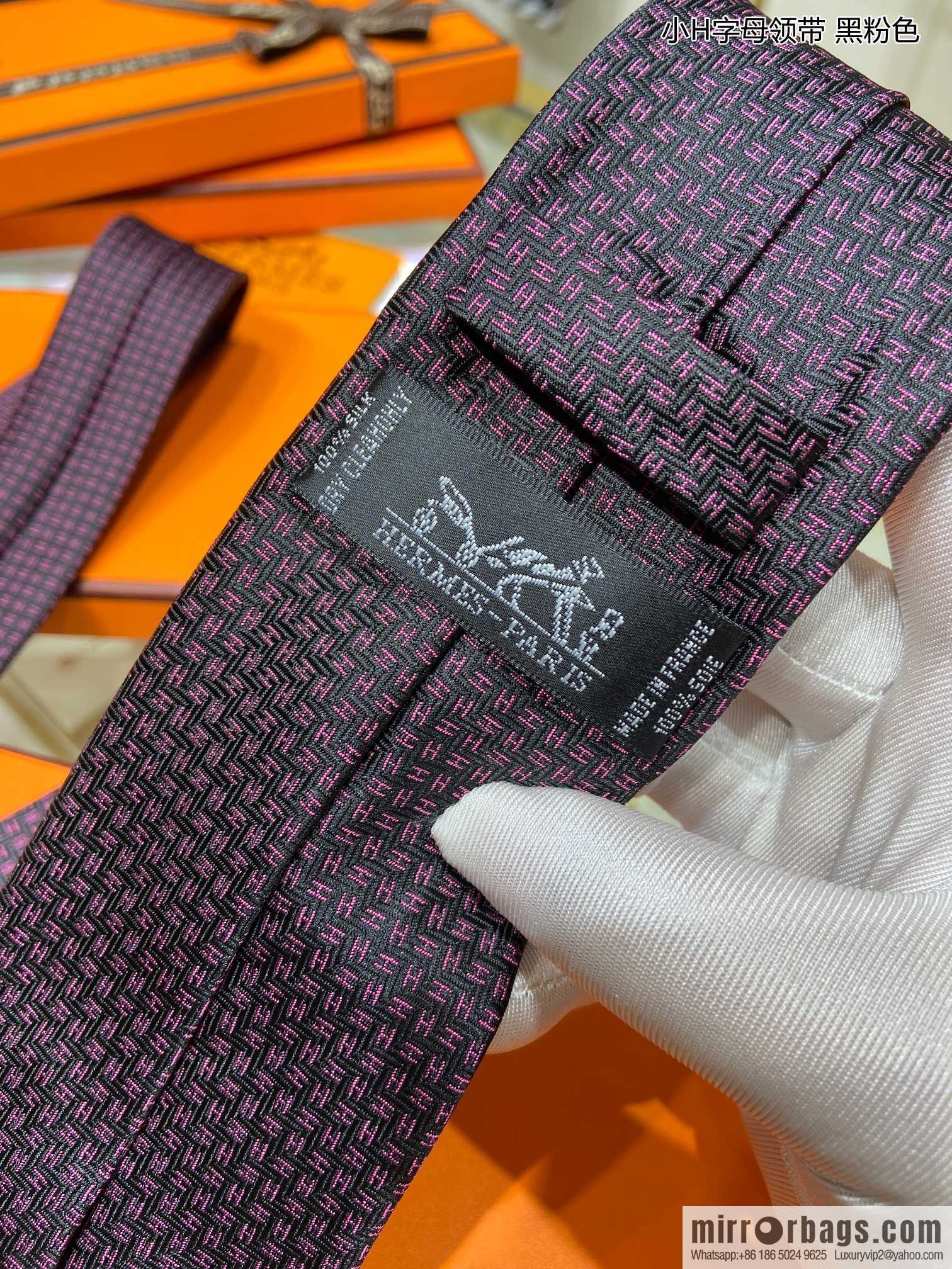 Hermes 100% Top Twill Silk Small H Letter Tie